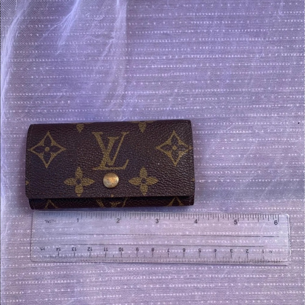 louis vuitton key holder